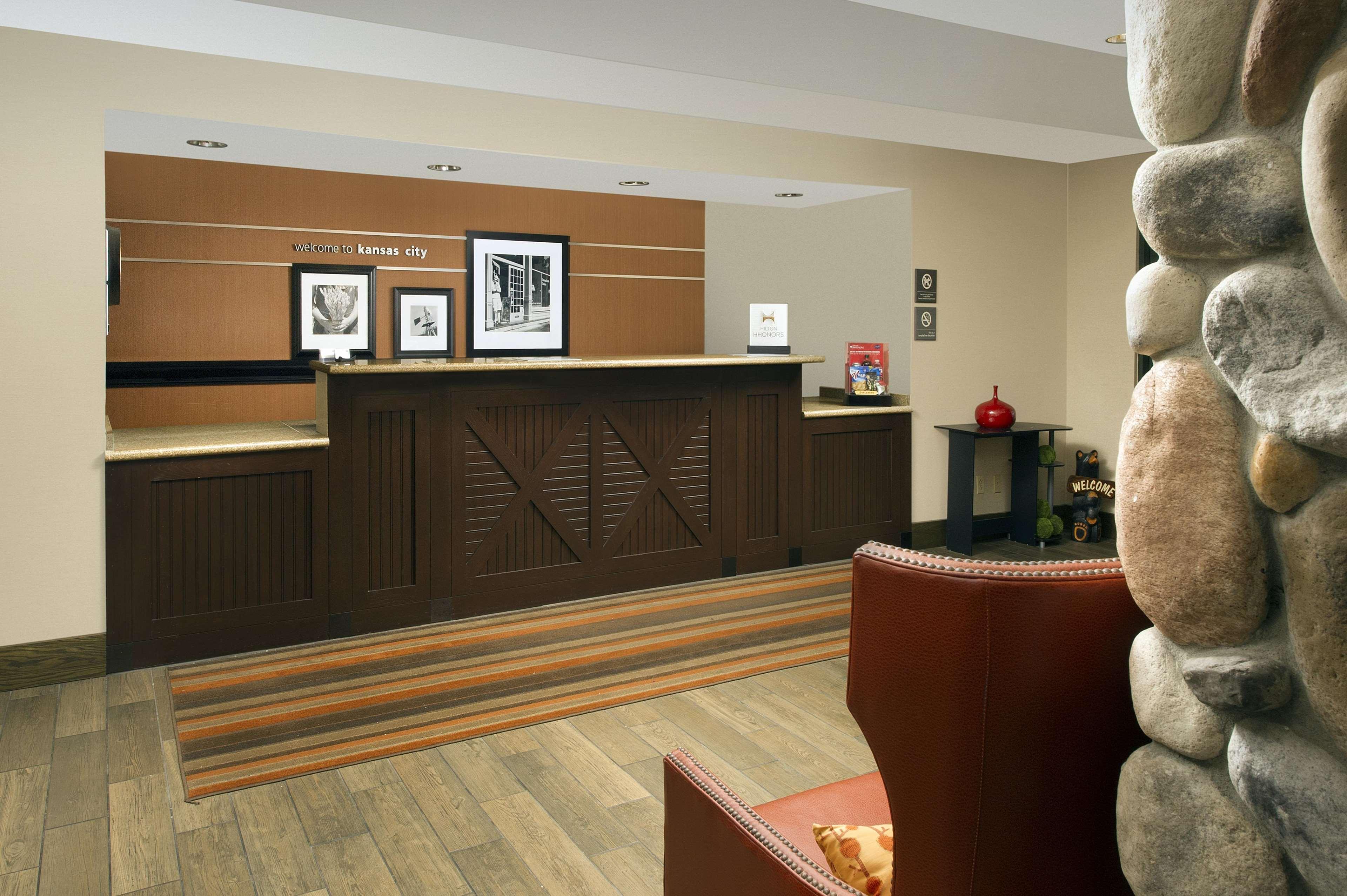 Hampton Inn Kansas City The Legends Inreriör bild