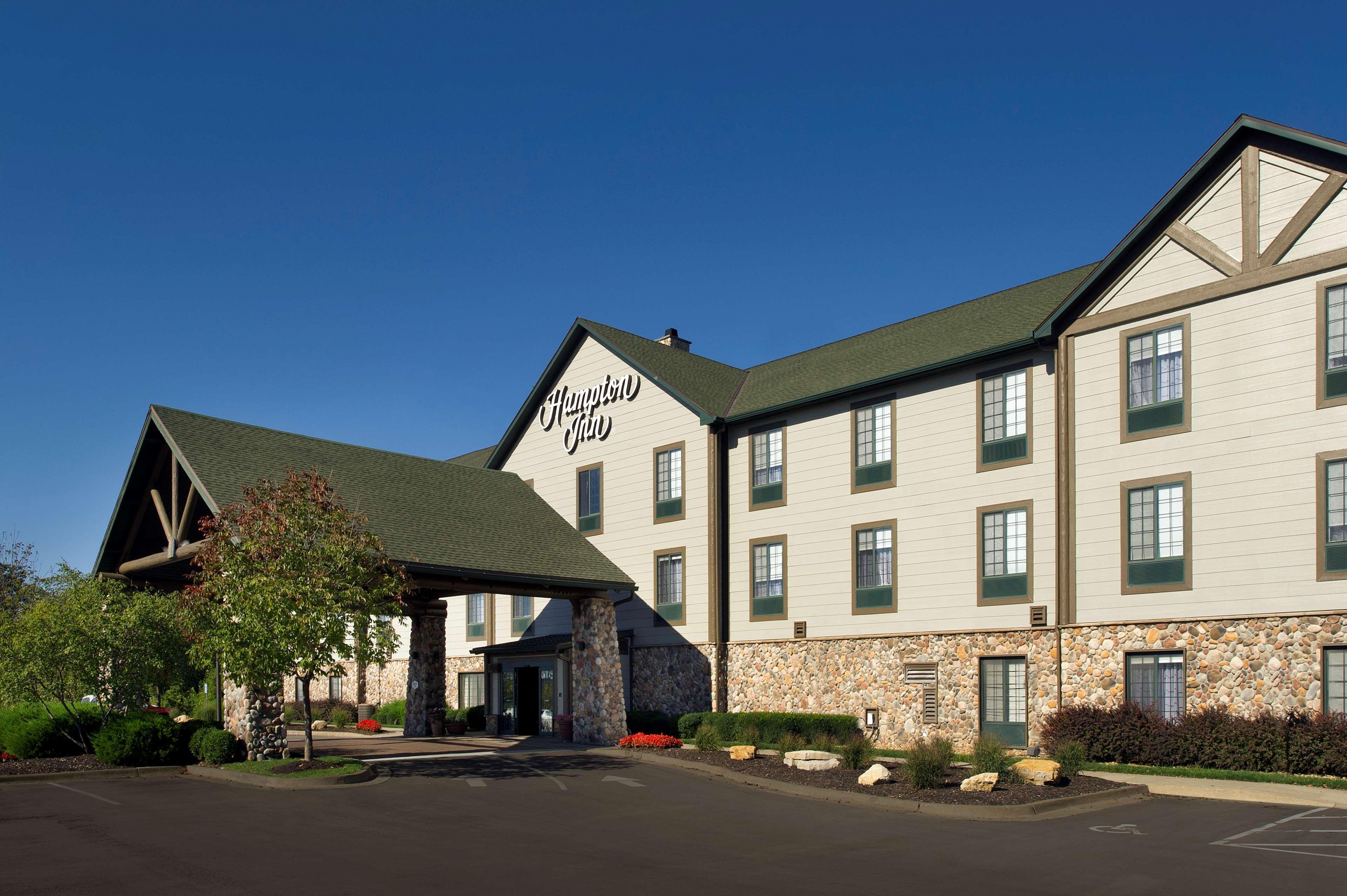 Hampton Inn Kansas City The Legends Exteriör bild