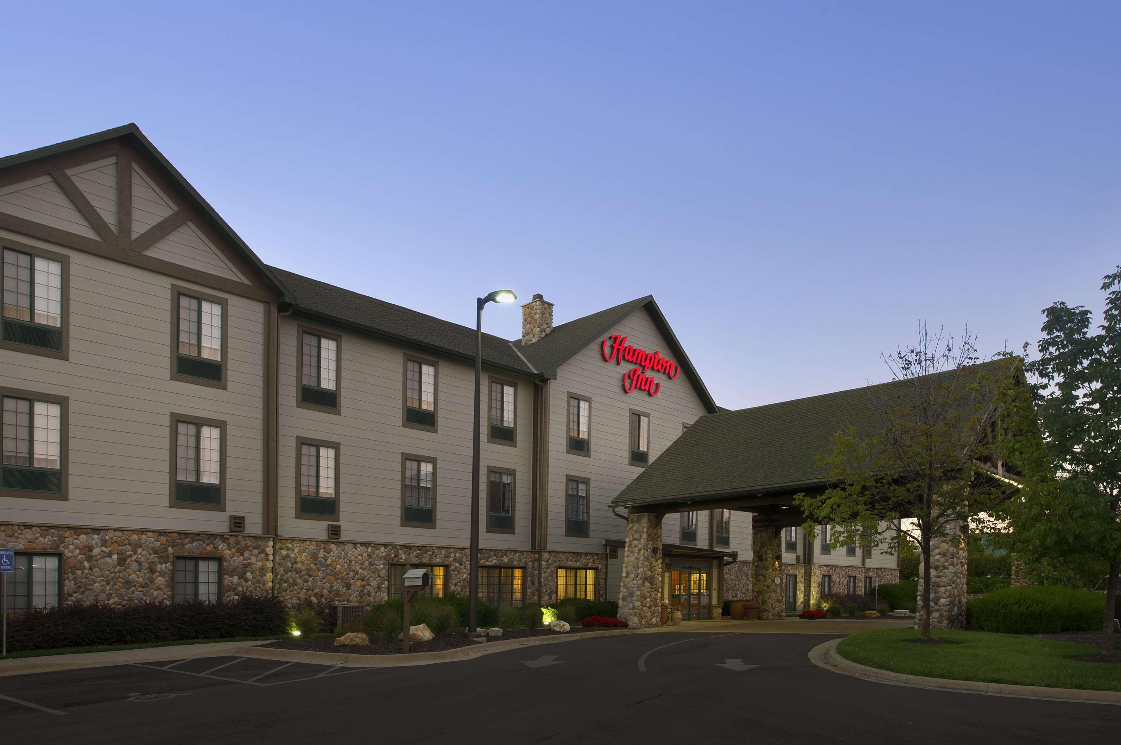 Hampton Inn Kansas City The Legends Exteriör bild