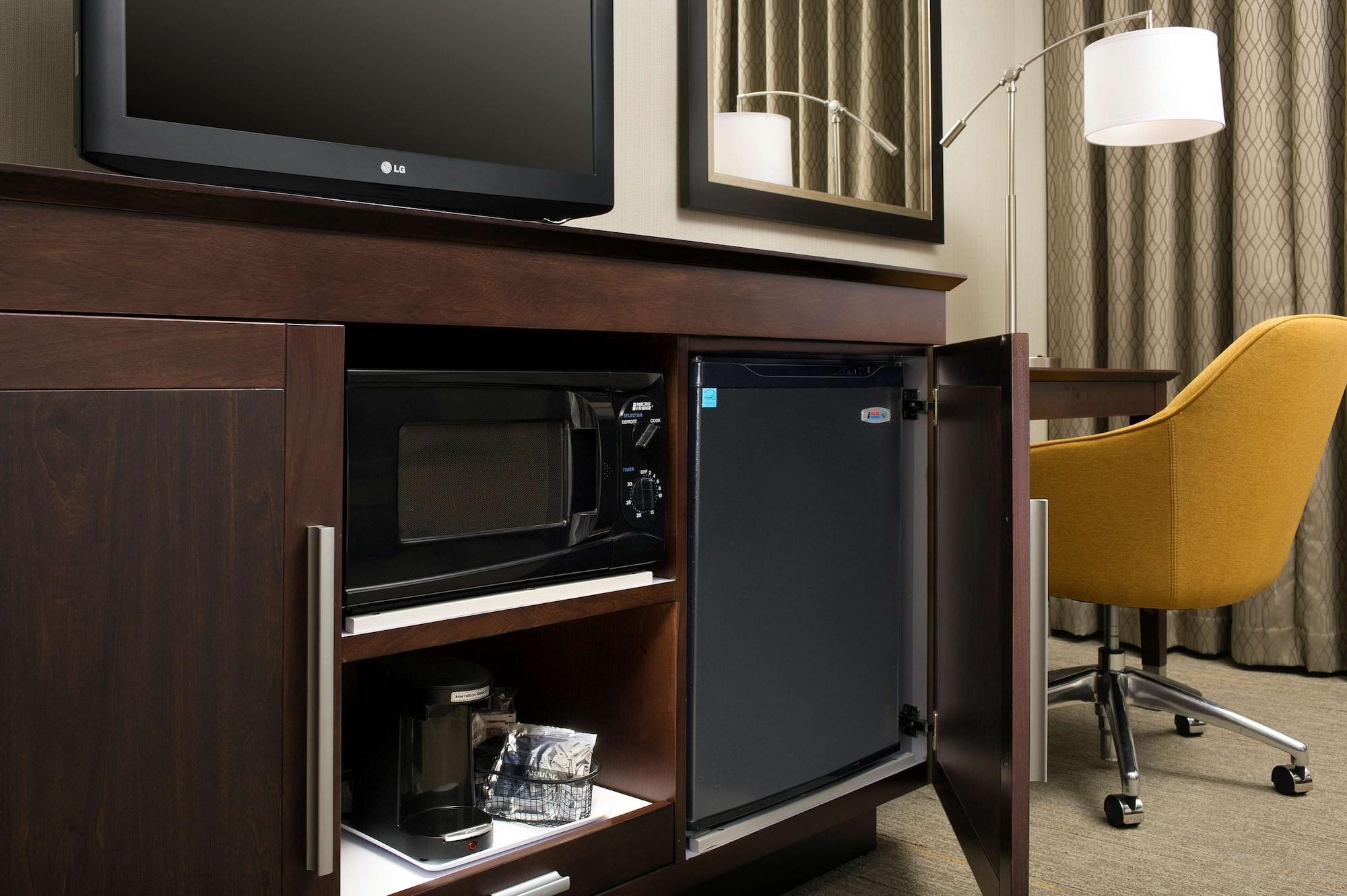 Hampton Inn Kansas City The Legends Exteriör bild