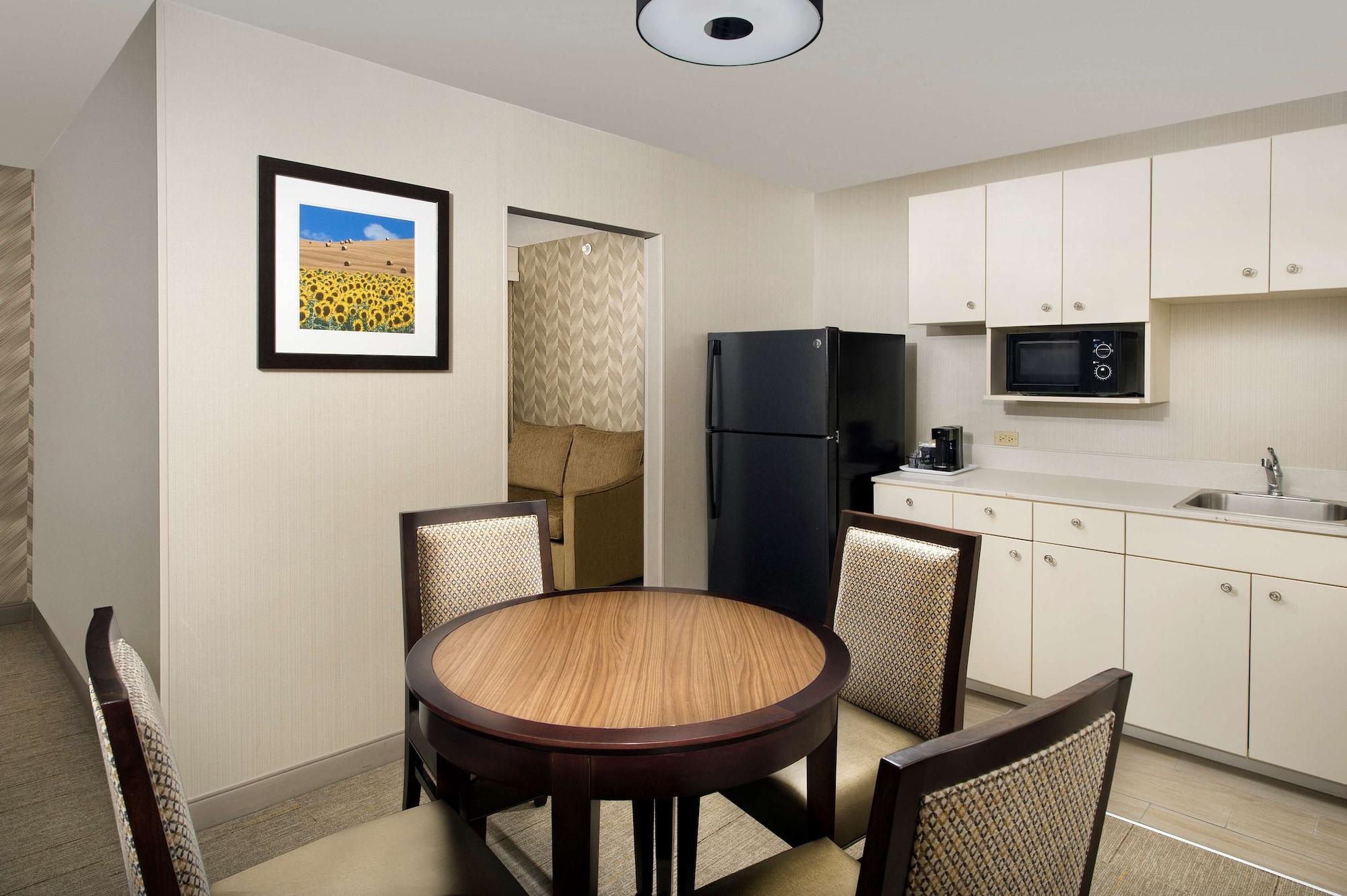 Hampton Inn Kansas City The Legends Exteriör bild