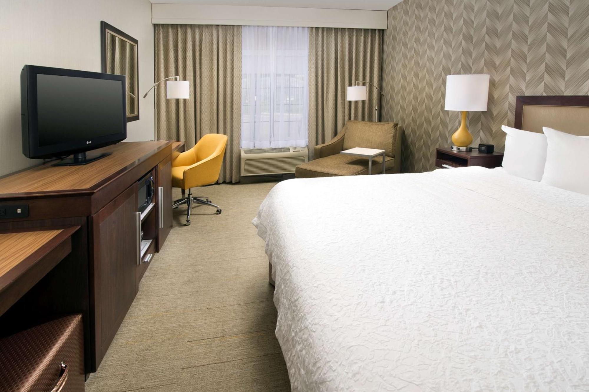 Hampton Inn Kansas City The Legends Exteriör bild