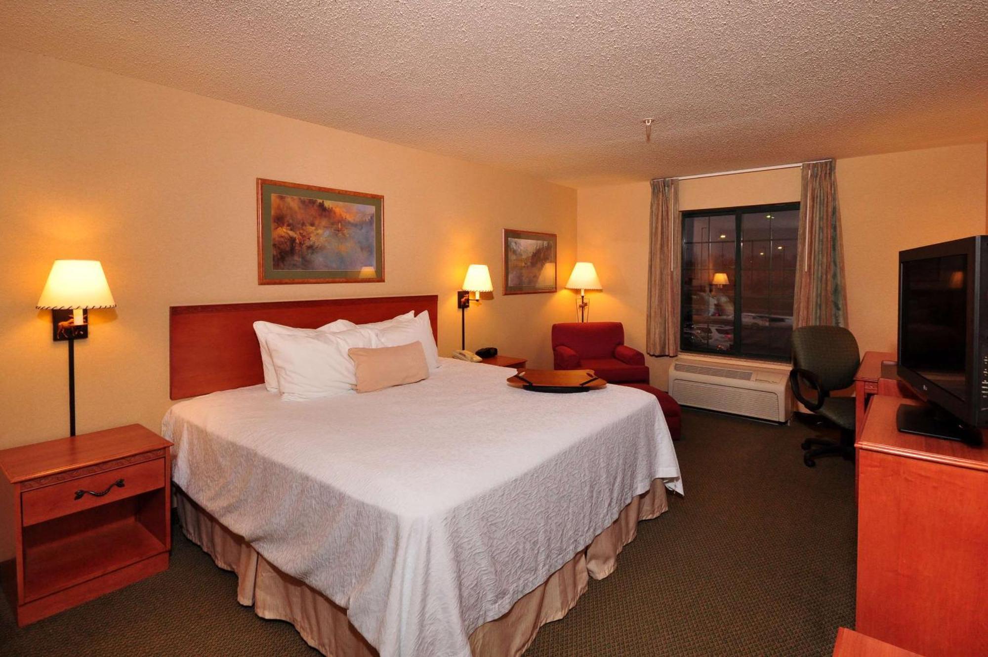 Hampton Inn Kansas City The Legends Exteriör bild