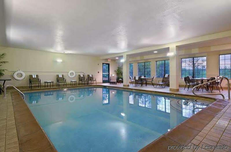 Hampton Inn Kansas City The Legends Exteriör bild